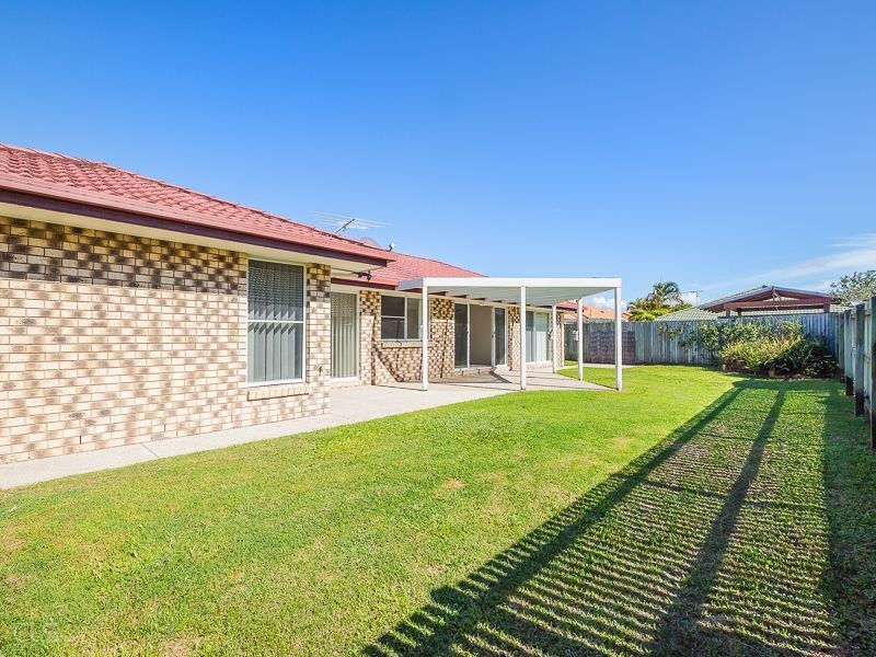 8 Dugong Crescent, Banksia Beach QLD 4507