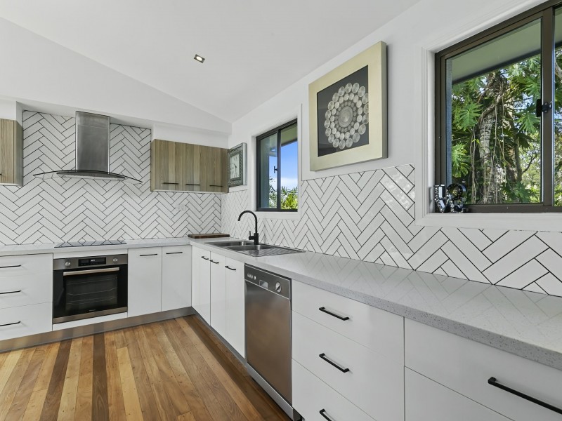 27 Wattle Avenue, Bongaree QLD 4507