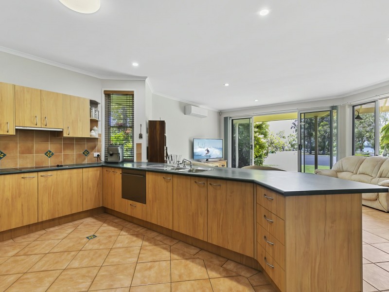 9 Eagle Court, Banksia Beach QLD 4507