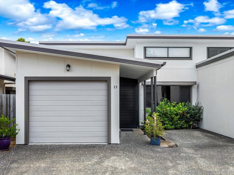 13/4 Kal Ma Kuta Drive, Sandstone Point QLD 4511