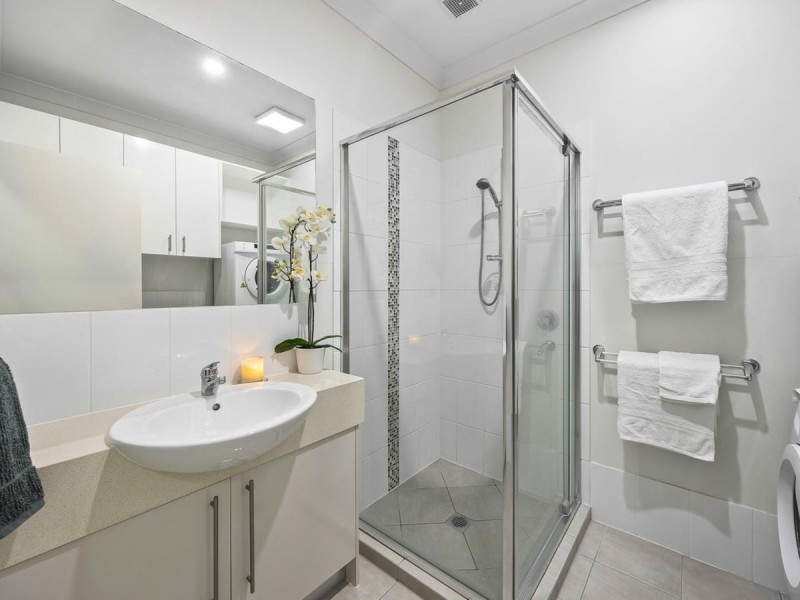 13/4 Kal Ma Kuta Drive, Sandstone Point QLD 4511