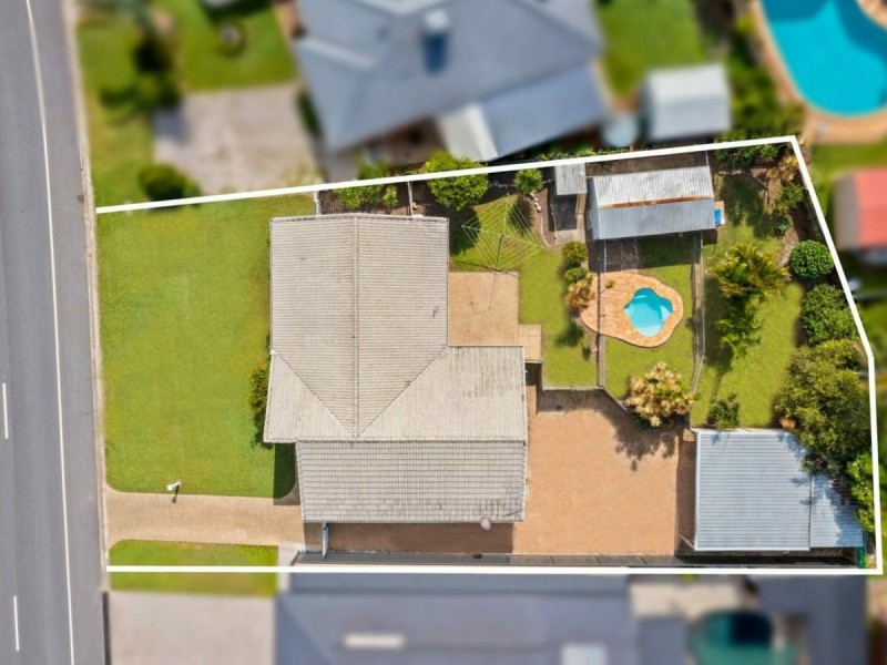 4 Lachlan Crescent, Sandstone Point QLD 4511