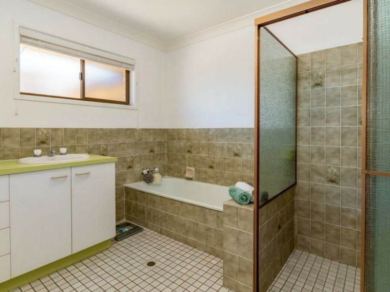 54 Endeavour Drive, Banksia Beach QLD 4507