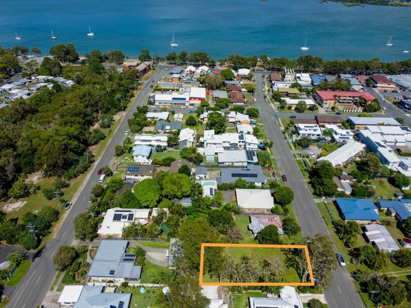 24 Hall Avenue, Bongaree QLD 4507