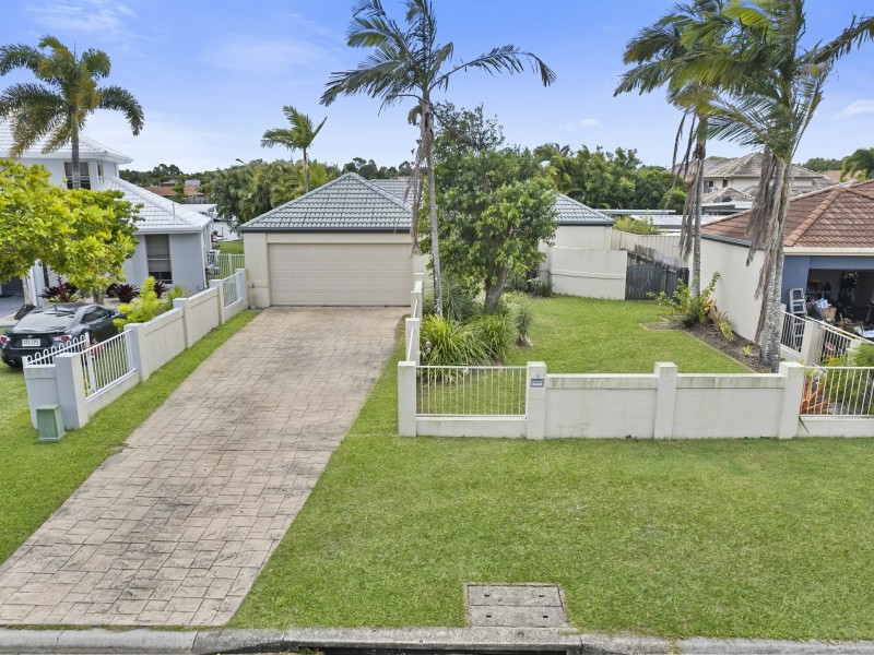 6 Catamaran Court, Banksia Beach QLD 4507