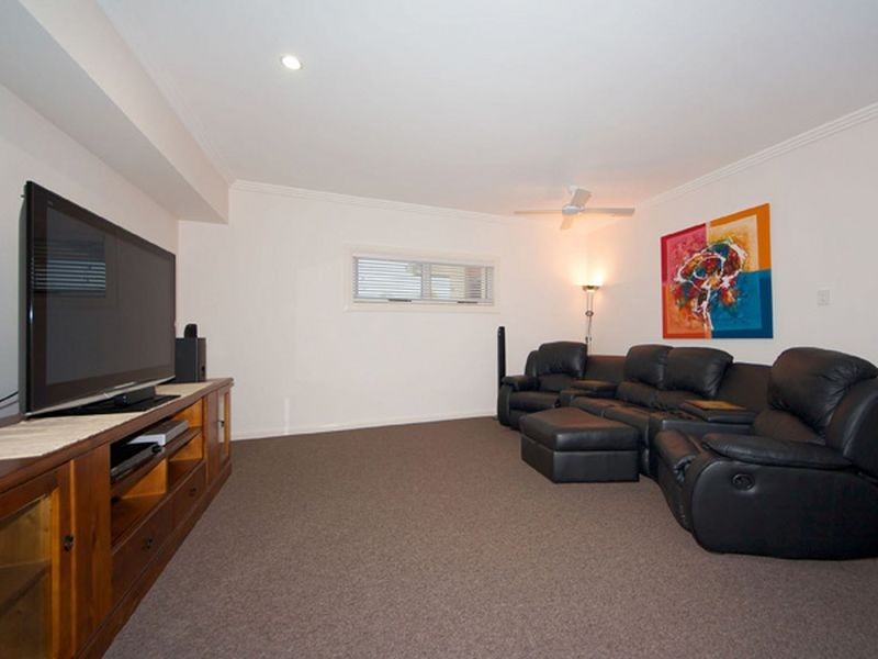 40 Vanillalily Cl, Banksia Beach QLD 4507