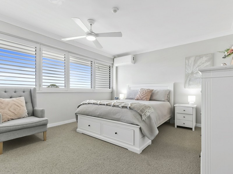 2/9-11 Spinnaker Drive, Sandstone Point QLD 4511