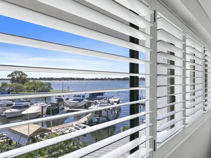 2/9-11 Spinnaker Drive, Sandstone Point QLD 4511