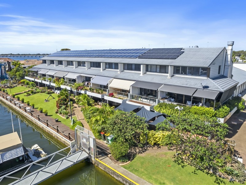 2/9-11 Spinnaker Drive, Sandstone Point QLD 4511