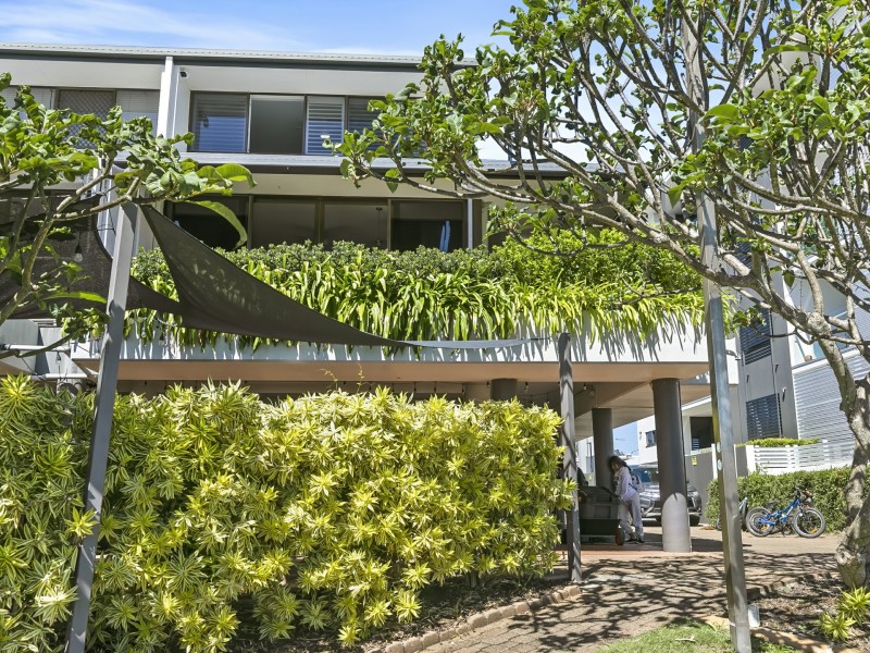 2/9-11 Spinnaker Drive, Sandstone Point QLD 4511