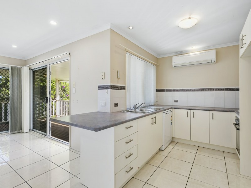 1 Mackerel Street, Sandstone Point QLD 4511