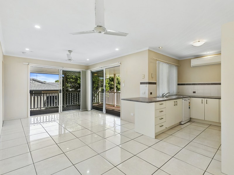 1 Mackerel Street, Sandstone Point QLD 4511