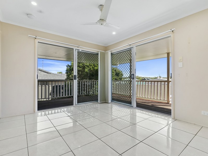 1 Mackerel Street, Sandstone Point QLD 4511