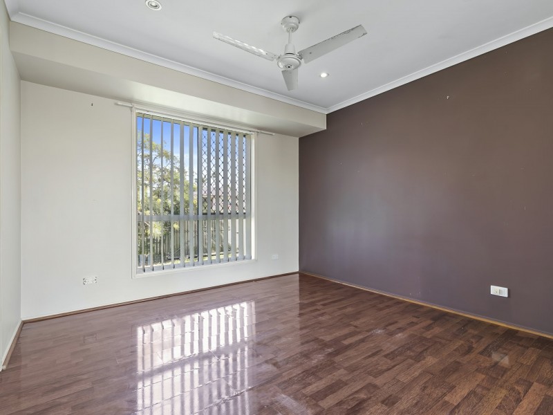 1 Mackerel Street, Sandstone Point QLD 4511
