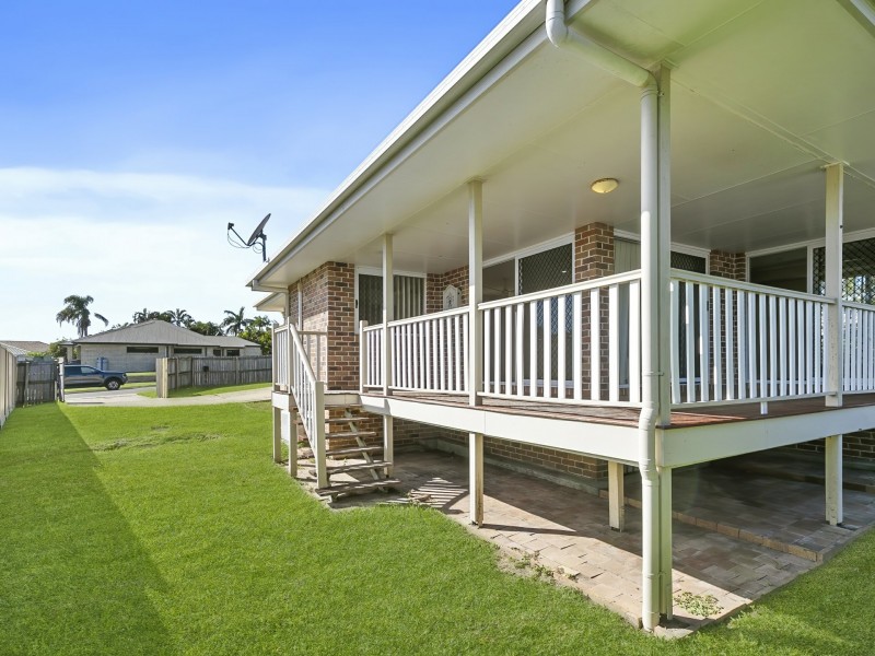 1 Mackerel Street, Sandstone Point QLD 4511