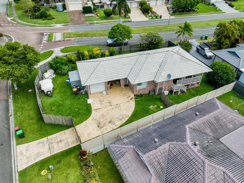 1 Mackerel Street, Sandstone Point QLD 4511
