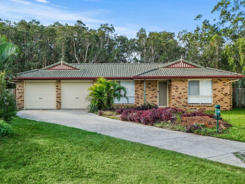 17 Bream Court, Sandstone Point QLD 4511