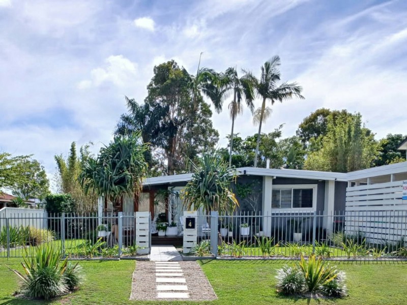 4 Beagle Avenue, Banksia Beach QLD 4507