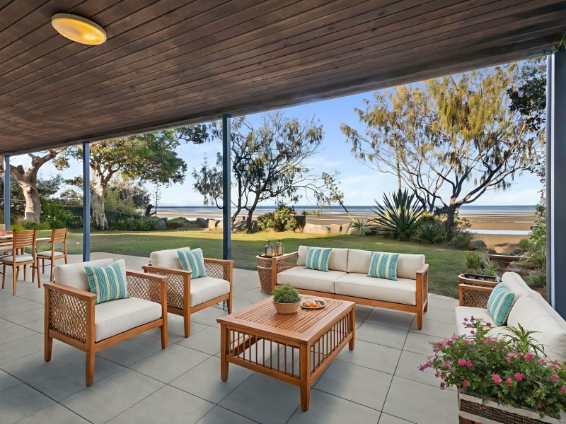 33 Biggs Avenue, Beachmere QLD 4510