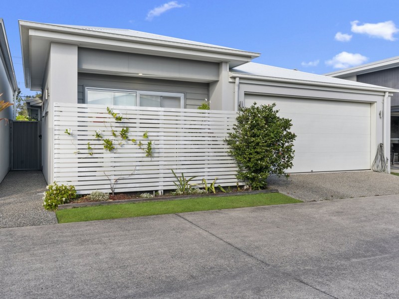 7/2 Spinnaker Drive, Sandstone Point QLD 4511