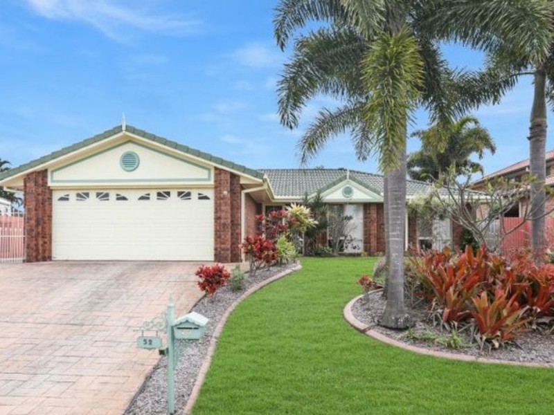 52 Voyagers Drive, Banksia Beach QLD 4507
