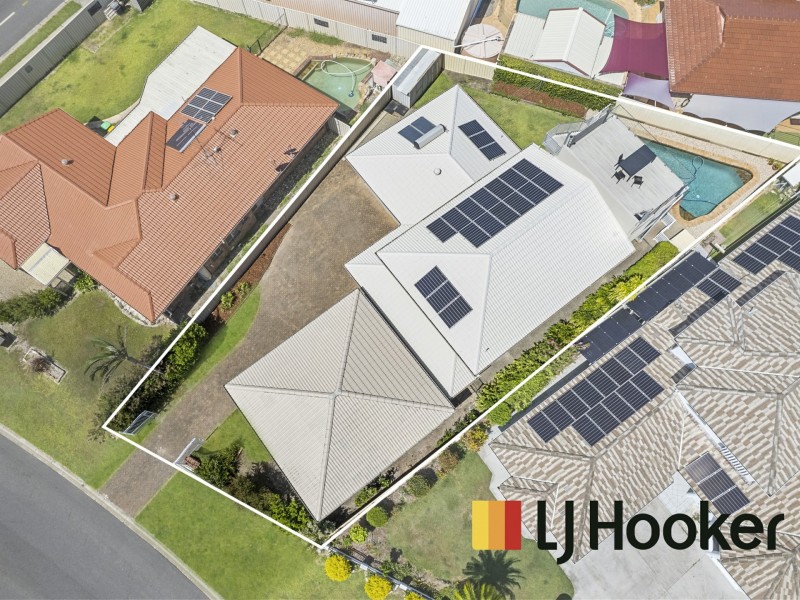 4 Dylan Court, Sandstone Point QLD 4511