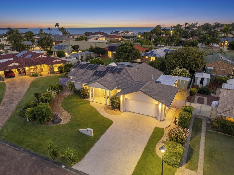 8 Trevally Place, Sandstone Point QLD 4511