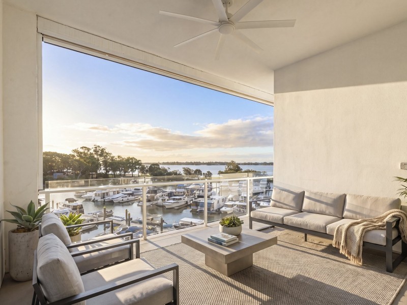 126/3-5 Spinnaker Drive, Sandstone Point QLD 4511