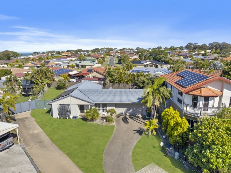11 Queenscliff Court, Sandstone Point QLD 4511