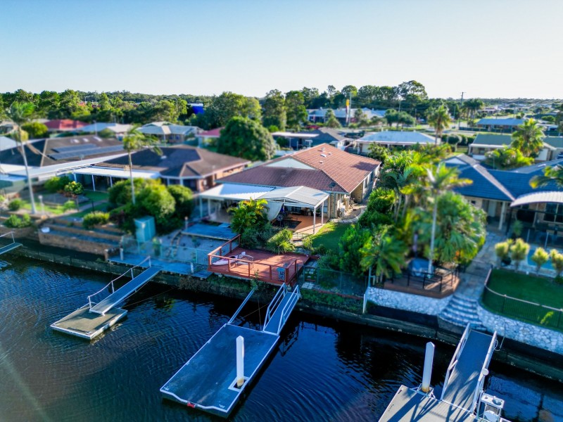 2/67 Phoenix Avenue, Bongaree QLD 4507