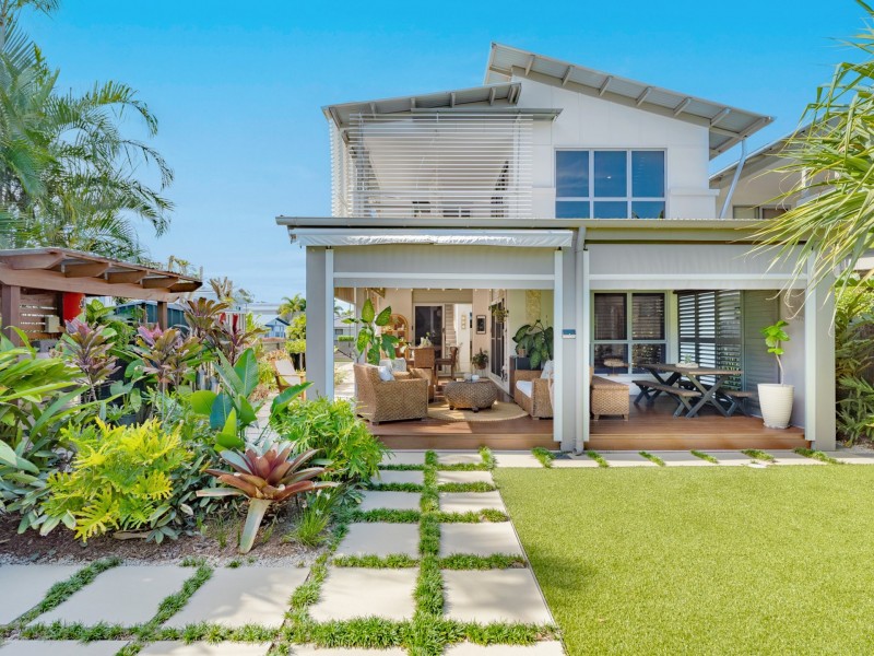 111/8 Spinnaker Drive, Sandstone Point QLD 4511