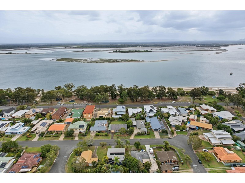 13 Captain Cook Drive, Banksia Beach QLD 4507