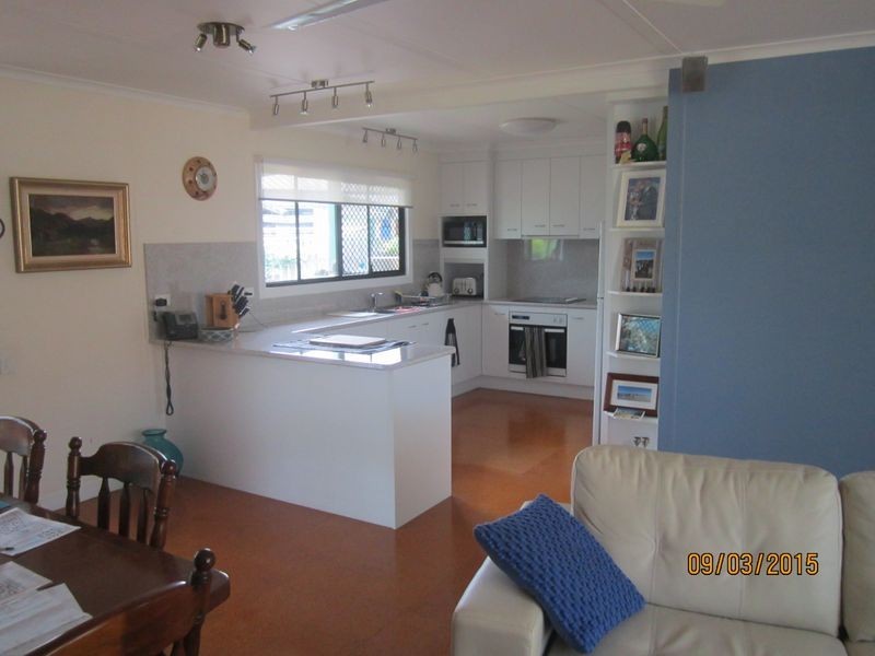 7 Avon Avenue, Banksia Beach QLD 4507