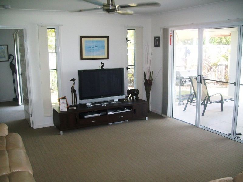 180 Endeavour Drive, Banksia Beach QLD 4507