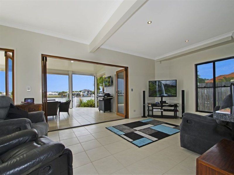 49 Seaside Drrive, Banksia Beach QLD 4507