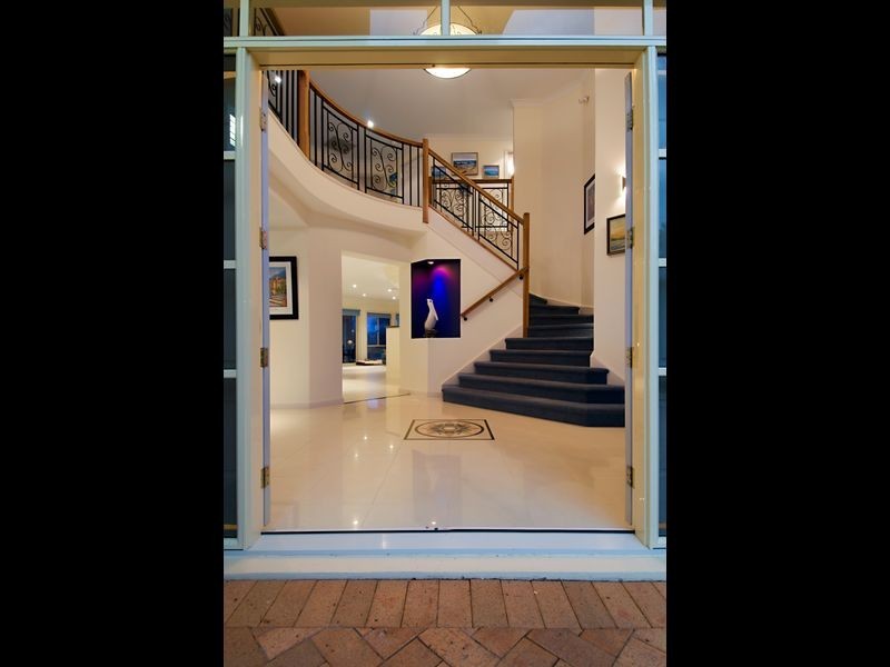 1 Castaway Court, Banksia Beach QLD 4507