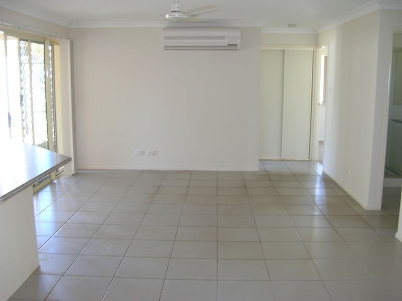 15 Yaraan Cres, Beachmere QLD 4510
