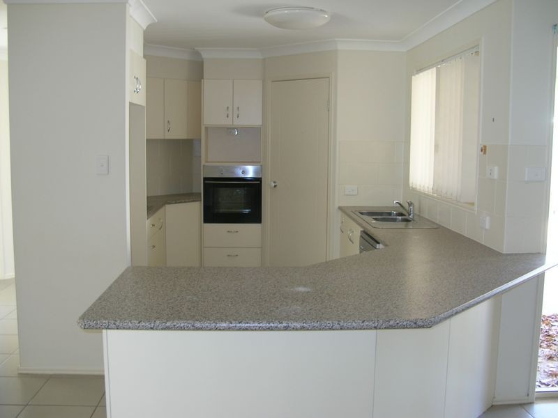 15 Yaraan Cres, Beachmere QLD 4510