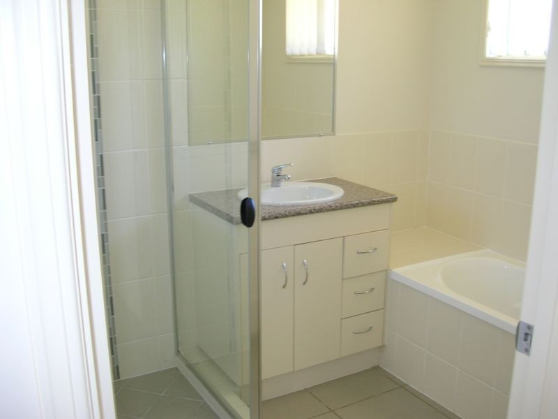15 Yaraan Cres, Beachmere QLD 4510