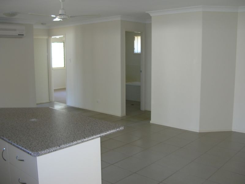 15 Yaraan Cres, Beachmere QLD 4510