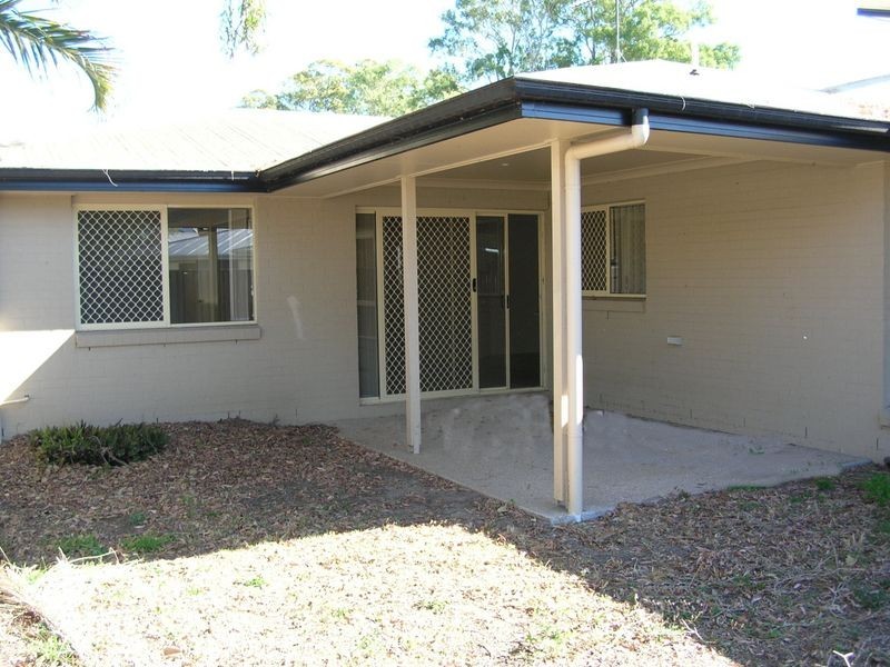 15 Yaraan Cres, Beachmere QLD 4510