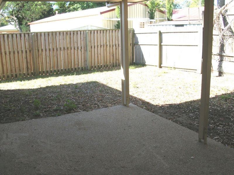 15 Yaraan Cres, Beachmere QLD 4510