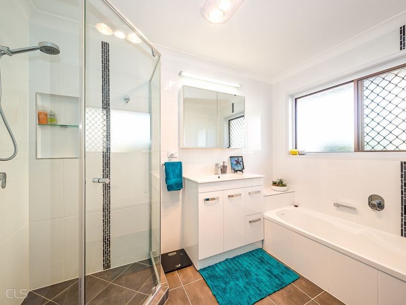 4 Carl Court, Banksia Beach QLD 4507