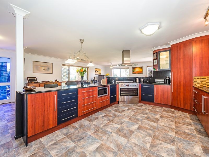 4 Carl Court, Banksia Beach QLD 4507