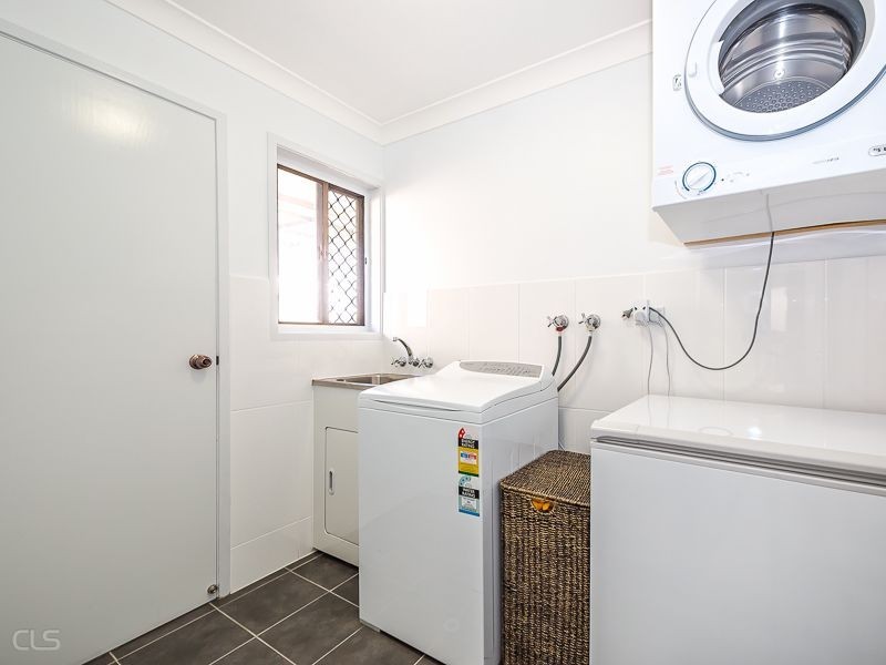 4 Carl Court, Banksia Beach QLD 4507