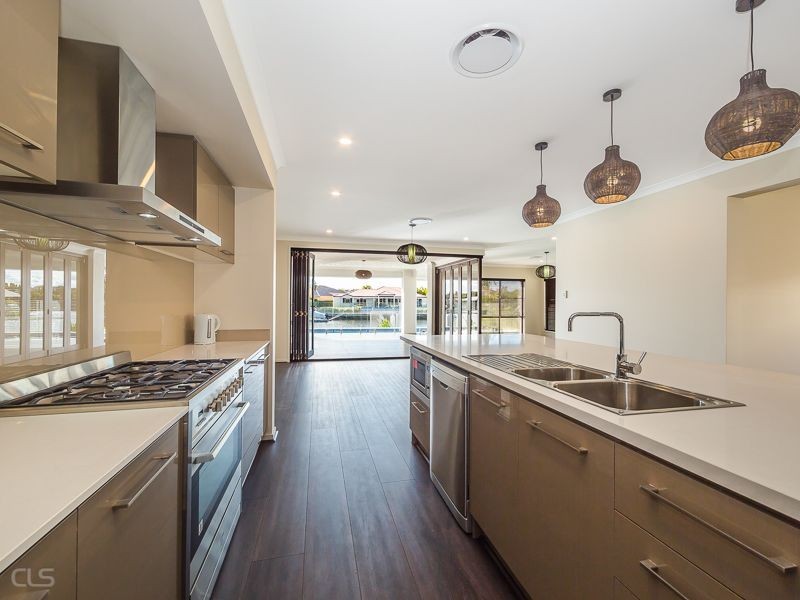 121 Voyagers Drive, Banksia Beach QLD 4507