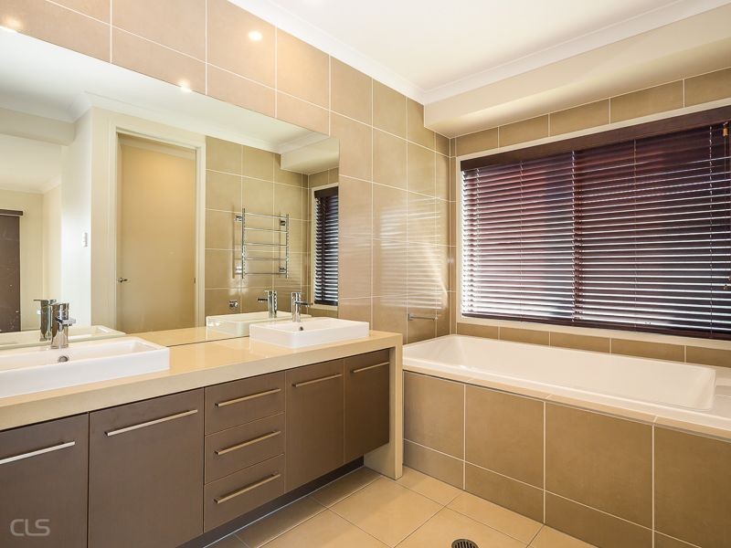 121 Voyagers Drive, Banksia Beach QLD 4507