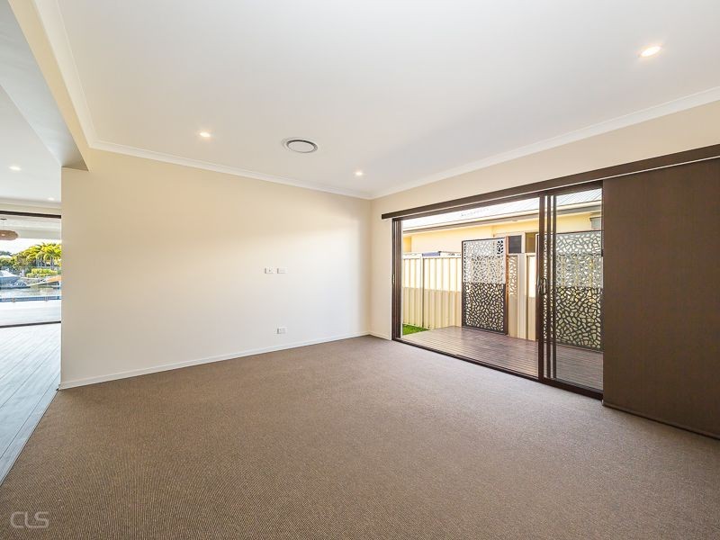 121 Voyagers Drive, Banksia Beach QLD 4507