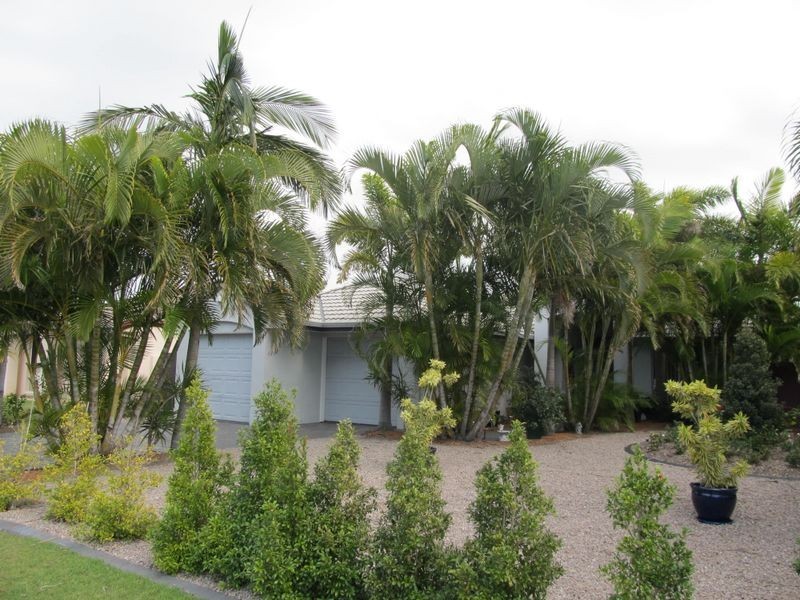 24 Topsail Circuit, Banksia Beach QLD 4507