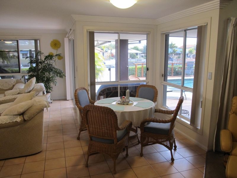 24 Topsail Circuit, Banksia Beach QLD 4507